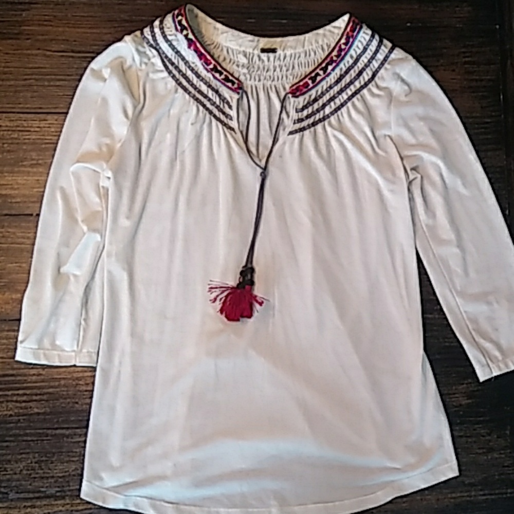 Poof! Three quarter sleeve top